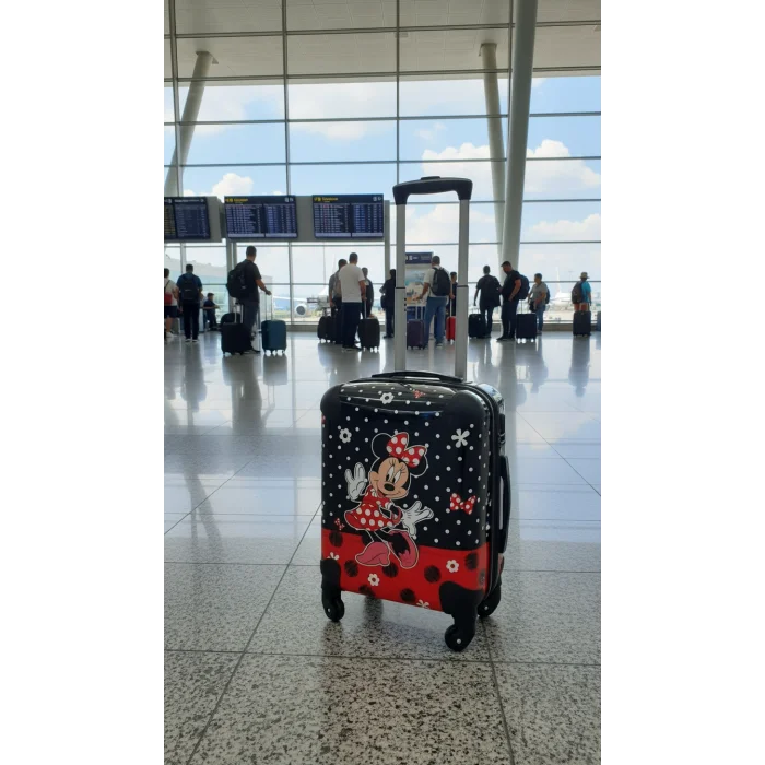 Minnie Mouse Lüks Çocuk Valizi – Kızlar İçin Şıklık ve Dayanıklılık