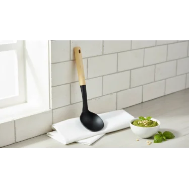 italyan tasarım Ahşap Saplı Kepçe – Mutfakta Şıklık ve Dayanıklılık