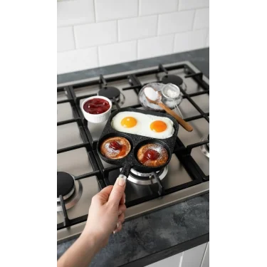 Döküm 3 Bölmeli Omlet Tavası - Krep Tavası