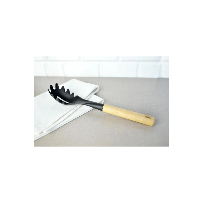 Küçük Ahşap Saplı Makarna Kepçesi, şık ve kullanışlı mutfak gereci