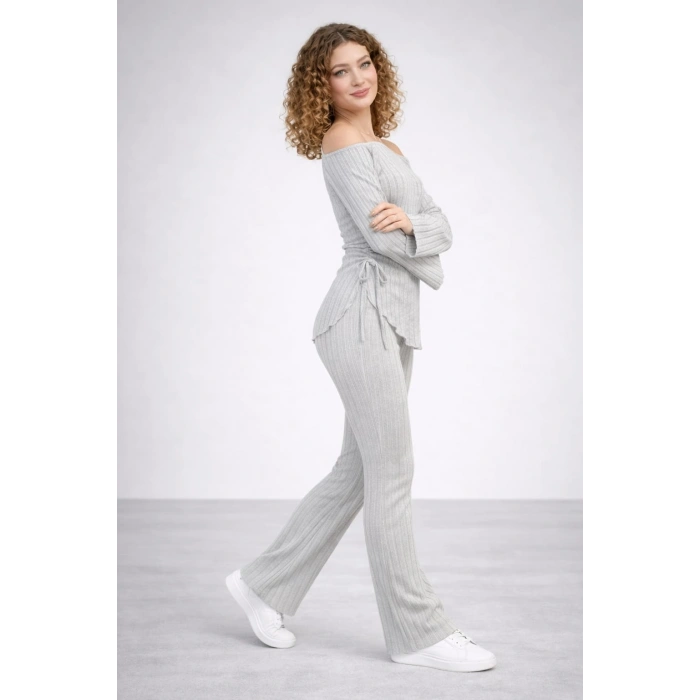 İklimix Kadın Kaşkorse Takım - Kayık Yaka ve Bağlamalı Triko Bluz & İspanyol Paça Pantolon