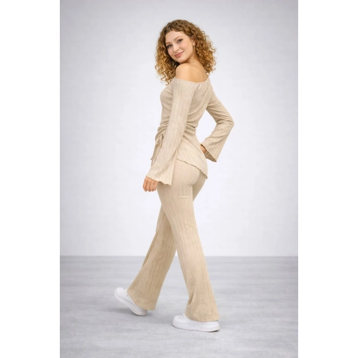 İklimix Kadın Kaşkorse Takım - Kayık Yaka ve Bağlamalı Triko Bluz & İspanyol Paça Pantolon