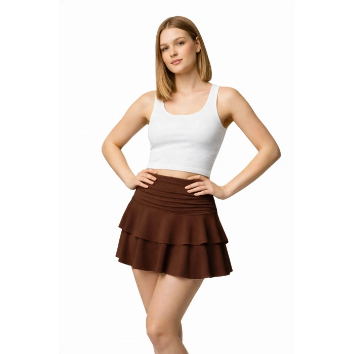 Kat Kat Fırfır Detaylı Yüksek Bel Şort Etek – Modern ve Dinamik Tasarım