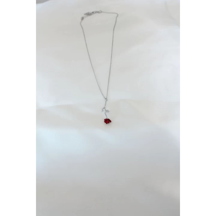 Gümüş Kaplama Kırmızı Gül Figürlü Kadın Kolye - TJ-BKO6441