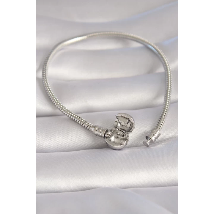Pirinç Gold Renk İşleme Detay Charm Model Kadın Bileklik - TJ-BB5989