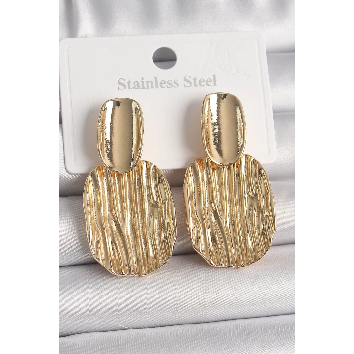 Pirinç Gold Renk Sallantı Kare Plaka Model Kadın Küpe - TJ-BKP10065