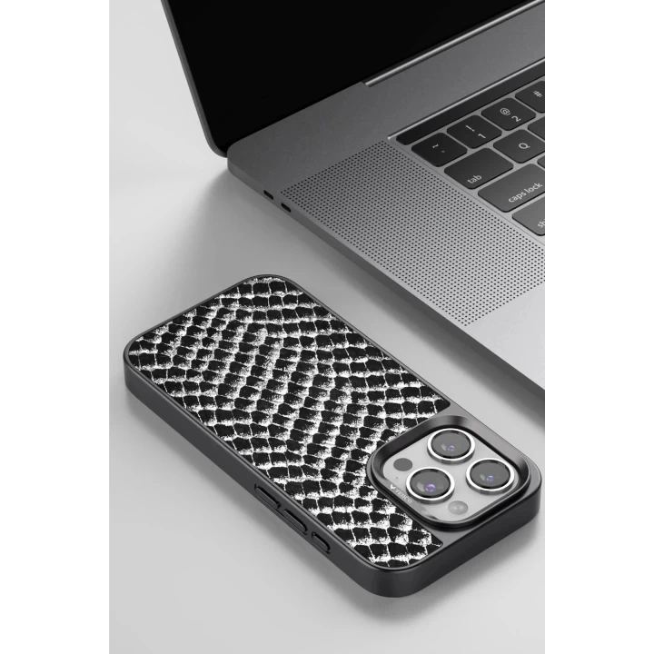 Venco iPhone 15 Viper Kapak - Siyah