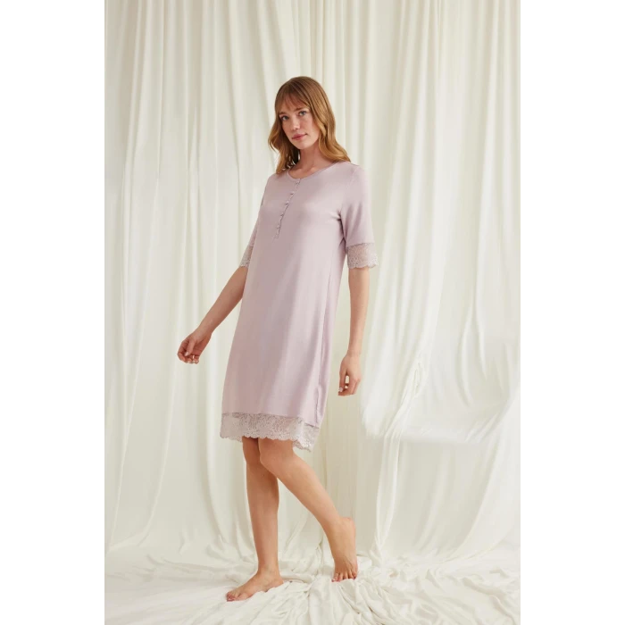 Dantel Detaylı Kısa Kollu Ve Önü Düğmeli Gecelik