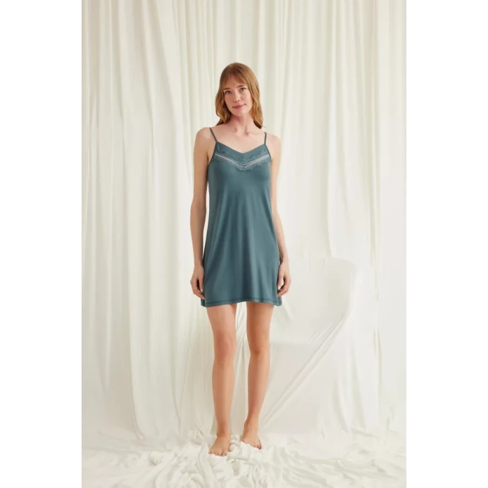 Dekolteli Yakası Ve Kolu Dantelli Sabahlık Takımı