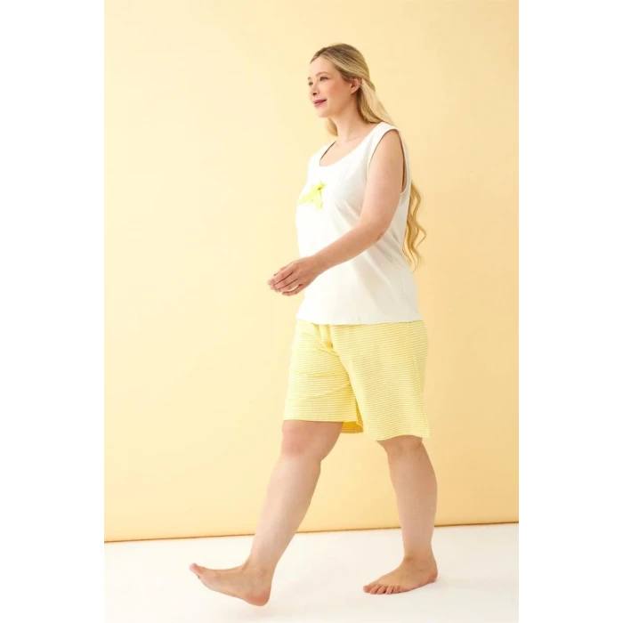 Giyim Kadın Beyaz Kurdele Detaylı Sarı Çizgili Şortlu Büyük Beden Pijama Takımı