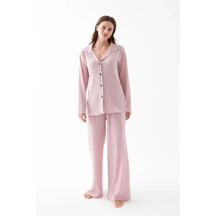 Giyim Kadın Pembe Önden Düğmeli Rahat Kesim Pijama Takımı – Günlük Ev Giyim Seti