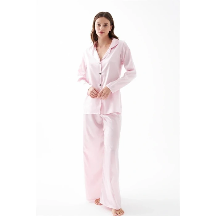 Giyim Kadın Pembe Oversize Saten Pijama Takımı – Rahat Kesim Şık Ev Giyim Seti