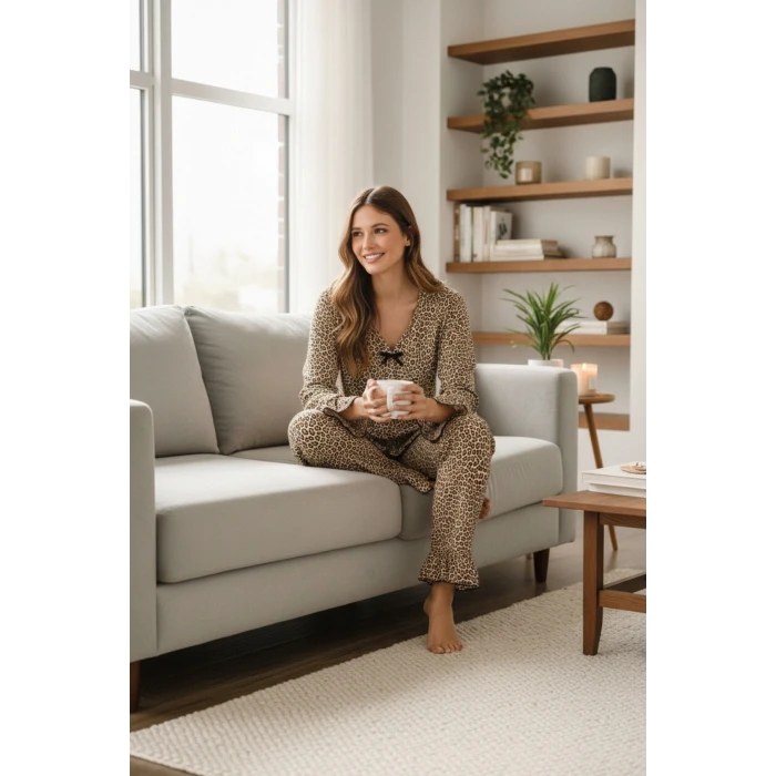 Kadın Uzun Kollu Leopar Desenli Fiyonklu Ev Giyim Pijama Takımı