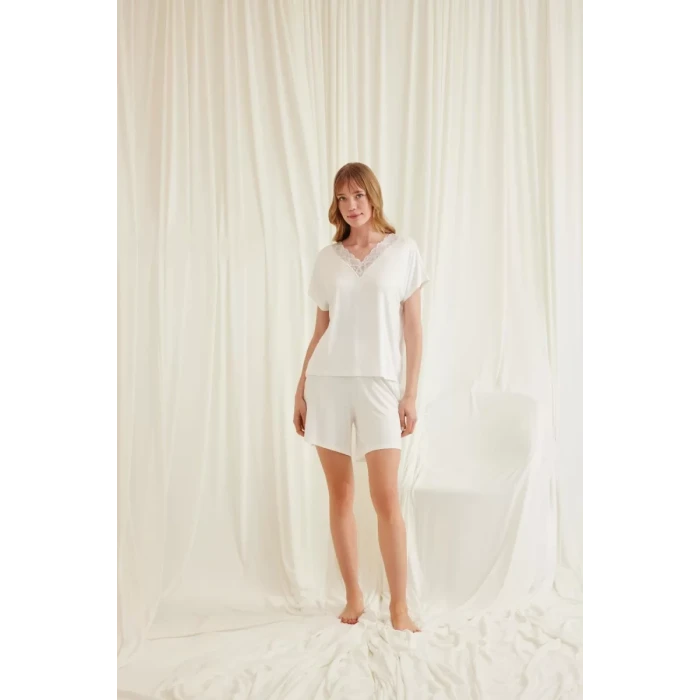 Kısa Kollu Dantelli V Yaka Şort Takımı