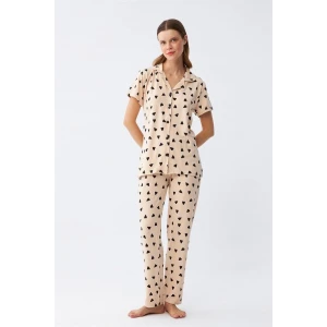Giyim Kadın Krem Rengi Kalp Desenli Önden Düğmeli Pijama Takımı