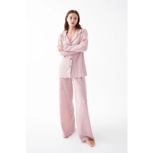 Giyim Kadın Pembe Önden Düğmeli Rahat Kesim Pijama Takımı – Günlük Ev Giyim Seti