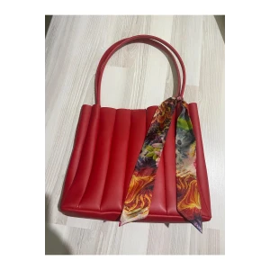 Kadın Şallı Büzgülü Kol Çantası Takım - Kırmızı