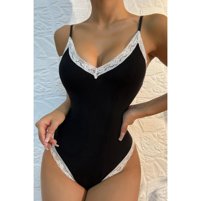 Kadın Beyaz Dantel Işlemeli Siyah Tulum Gecelik