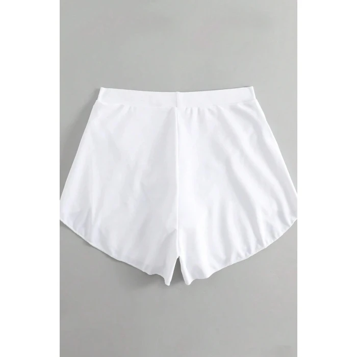 Kadın Beyaz Yırtmaçlı Etek Görünümlü Şık Deniz Şortu