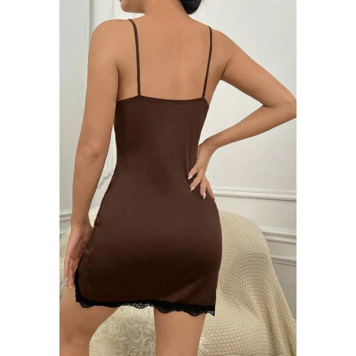 Kadın Kahverengi Göğsü ve Bacakları Dantelli Yırtmaçlı Şık Gecelik