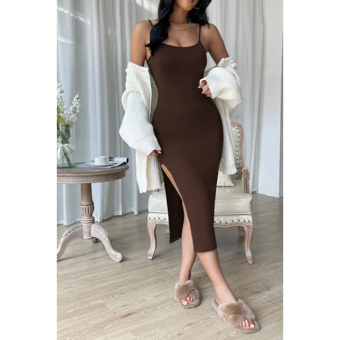 Kadın Kahverengi Yırtmaçlı Diz Altı Vücüdu Saran Gecelik