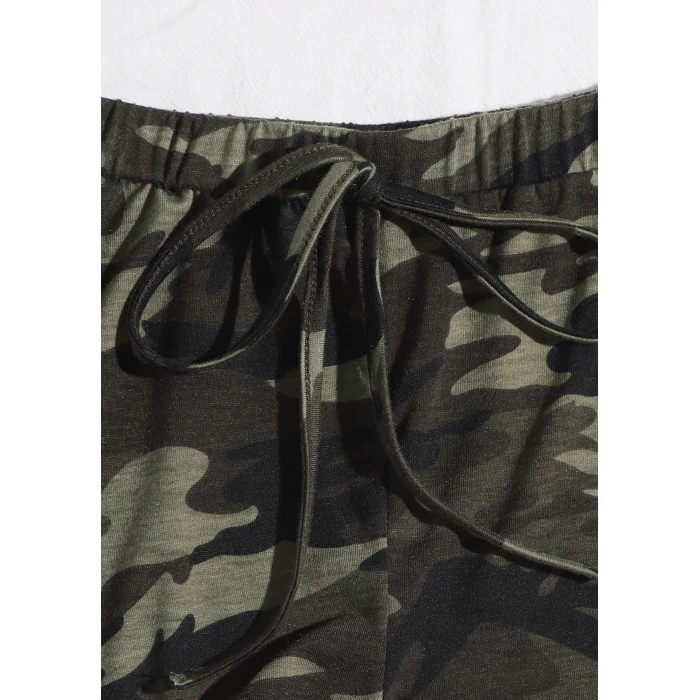 Kadın Kamuflaj Desenli Askılı Crop Top ve Şortlu Gecelik Takım