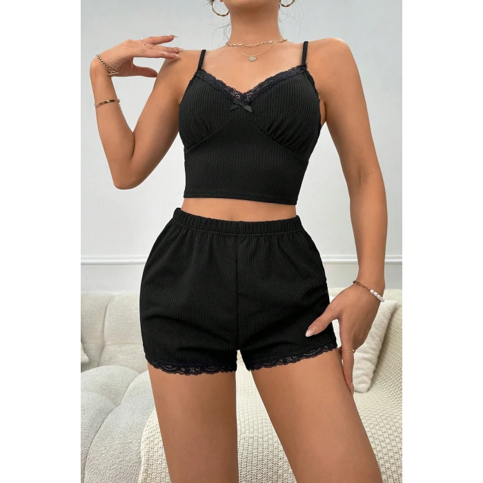 Kadın Siyah Alt ve Üst Dantel Detaylı Fiyonklu Şortlu Gecelik Takımı