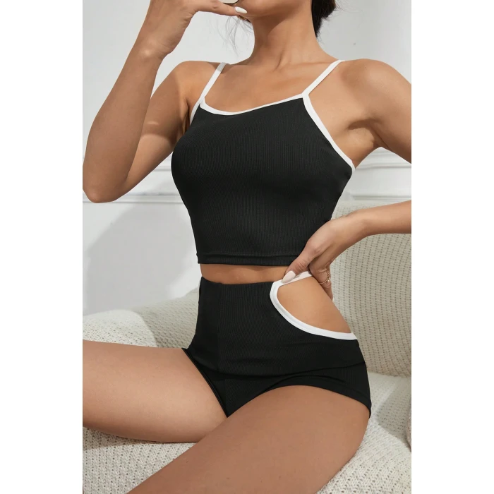 Kadın Siyah Beyaz Şortlu Cut-out Detaylı Gecelik Takımı