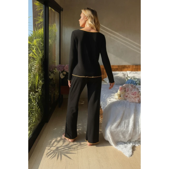 Kadın Siyah Fiyonklu İç Çamaşırı Ve Uzun Kollu V Yaka Pijama Takımı 4lü Set