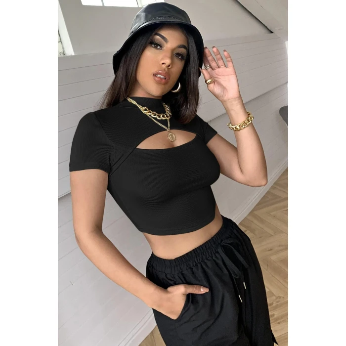 Kadın Siyah Göğüs Dekolteli Yarım Kollu Cut Out Crop Top Bluz