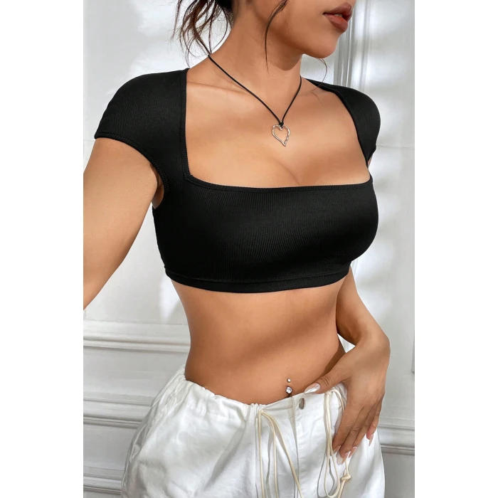 Kadın Siyah Sırt Dekolteli Ve Boyundan Bağlamalı Yarım Kol Crop Top Bluz