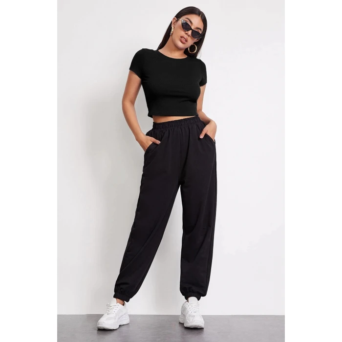 Kadın Siyah Yuvarlak Yaka Yarım Kol Crop Top Bluz