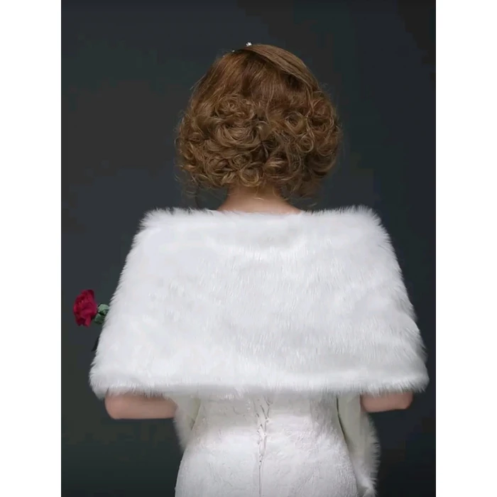 Kürk Orijinal Beyaz Seksi Omuzluk Şık Kürk