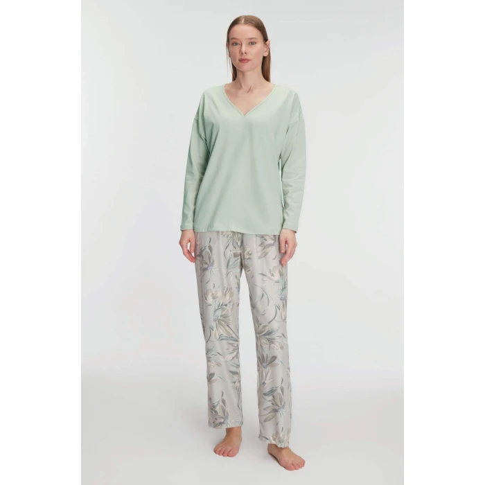 Uzun Kol V Yaka Pijama Takımı