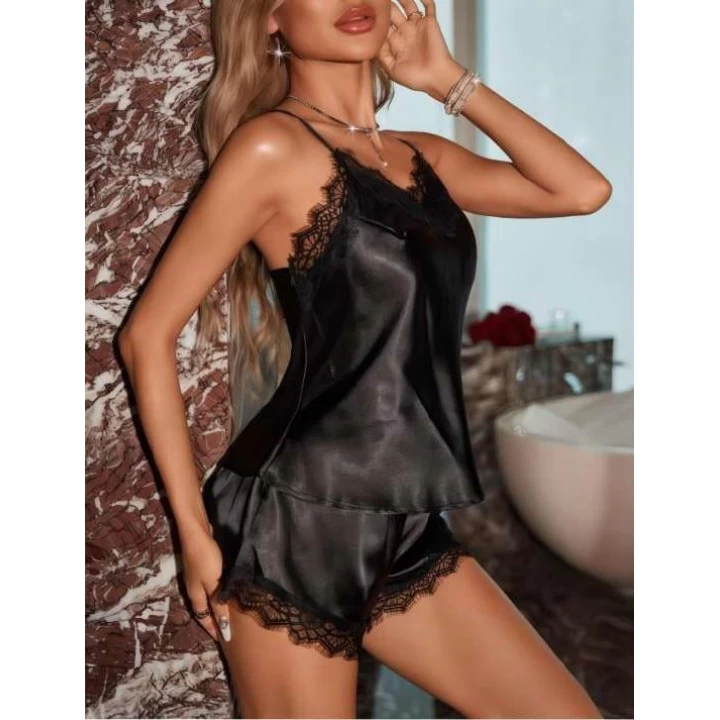 Dantel İşlemeli İnce Askılı Siyah Saten Şortlu Takım