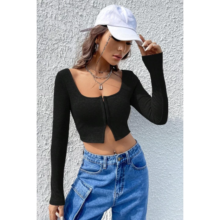 Kadın Siyah Uzun Kollu Agraflı Göğüs ve Göbek Dekolteli Crop Top Bluz