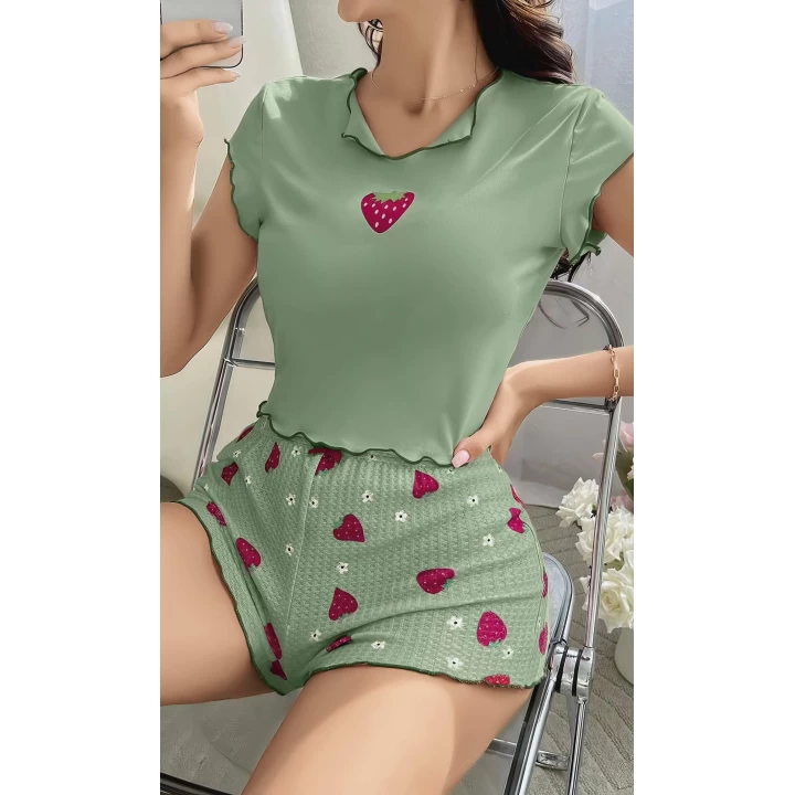 Kadın Yeşil Çilek Desenli Askılı Şortlu Pijama Takım 6648