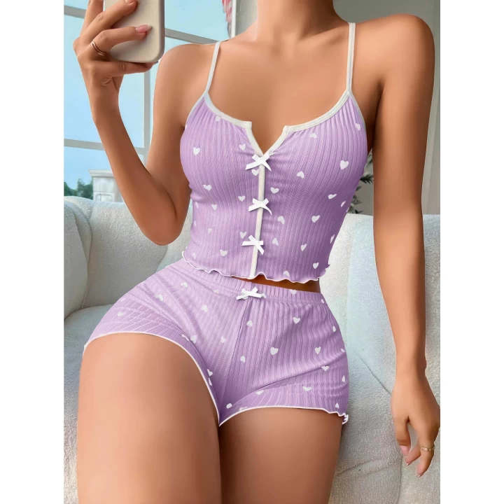 Lila Üstüne Beyaz Kalp Desenli Askılı Şortlu Pijama Takımı
