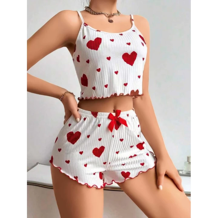 Pamuklu Beyaz Üstüne Kırmızı Kalp Desenli Askılı Şortlu Pijama Takımı
