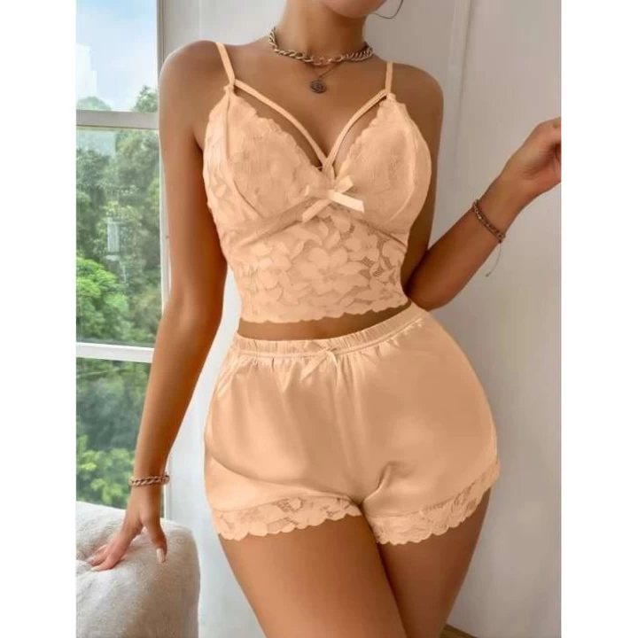 Sarı Dantelli Büstiyer İnce Askılı Saten Şortlu Takım