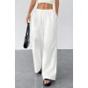Kadın Beyaz Bol Kesim Cepli Geniş Paça Dökümlü Pantolon