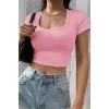 Kadın Pembe Yarım Kol Düz Yaka Crop Top Bluz