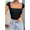 Kadın Siyah Kare Yaka Yarım Kol Göğüs Dekolteli Crop Top Bluz