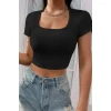Kadın Siyah Yarım Kol Düz Yaka Crop Top Bluz