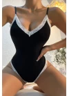 Kadın Beyaz Dantel Işlemeli Siyah Tulum Gecelik