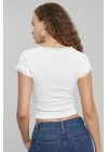 Kadın Beyaz Göğsü ve Kolları Dantelli Fiyonklu Kısa Kol Crop Top Bluz