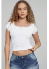 Kadın Beyaz Göğsü ve Kolları Dantelli Fiyonklu Kısa Kol Crop Top Bluz