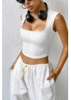 Kadın Beyaz Kare Yaka Kalınlaşan Omuz Detaylı Crop Top Bluz