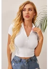 Kadın Beyaz Yarım Fermuarlı ve Kısa Kollu Crop Top Bluz