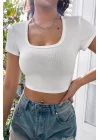 Kadın Beyaz Yarım Kol Düz Yaka Crop Top Bluz